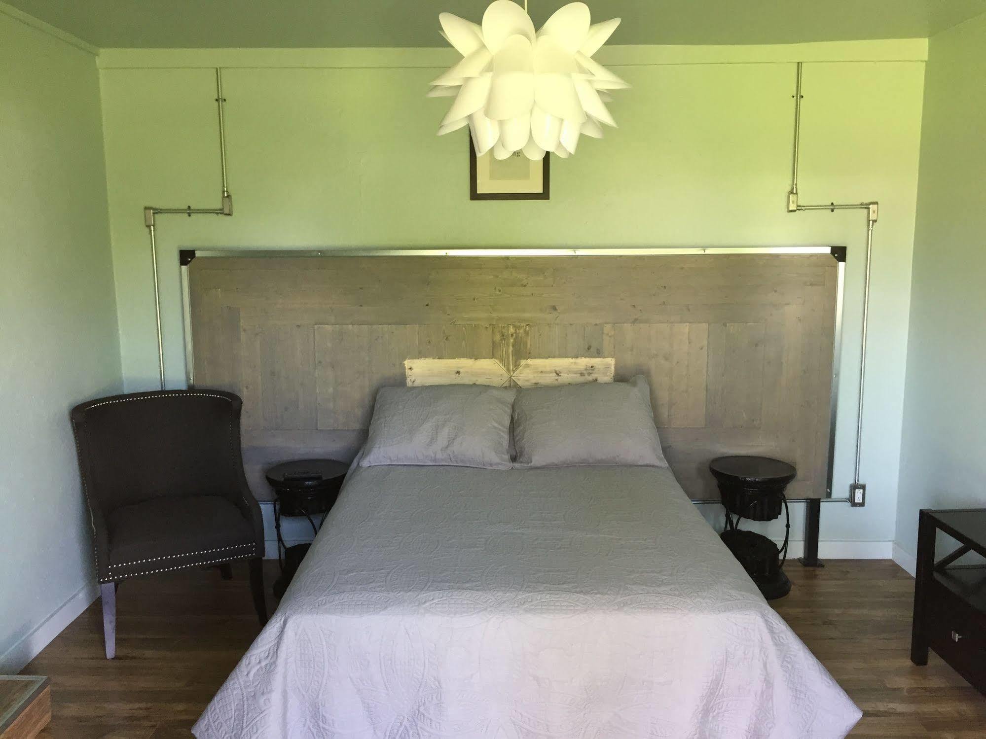 Rooms At The Pecan Olmito Esterno foto
